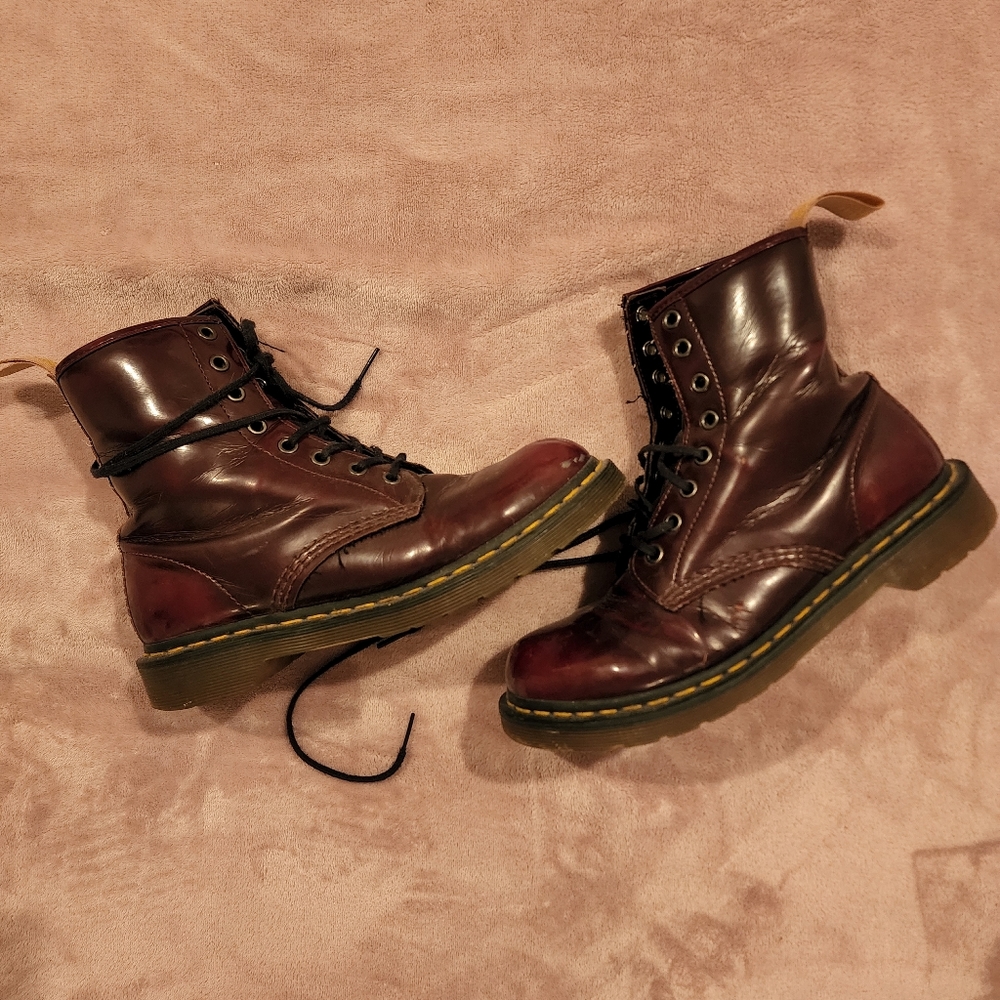 Dr Martens Red vegan friendly Boots size 8 L